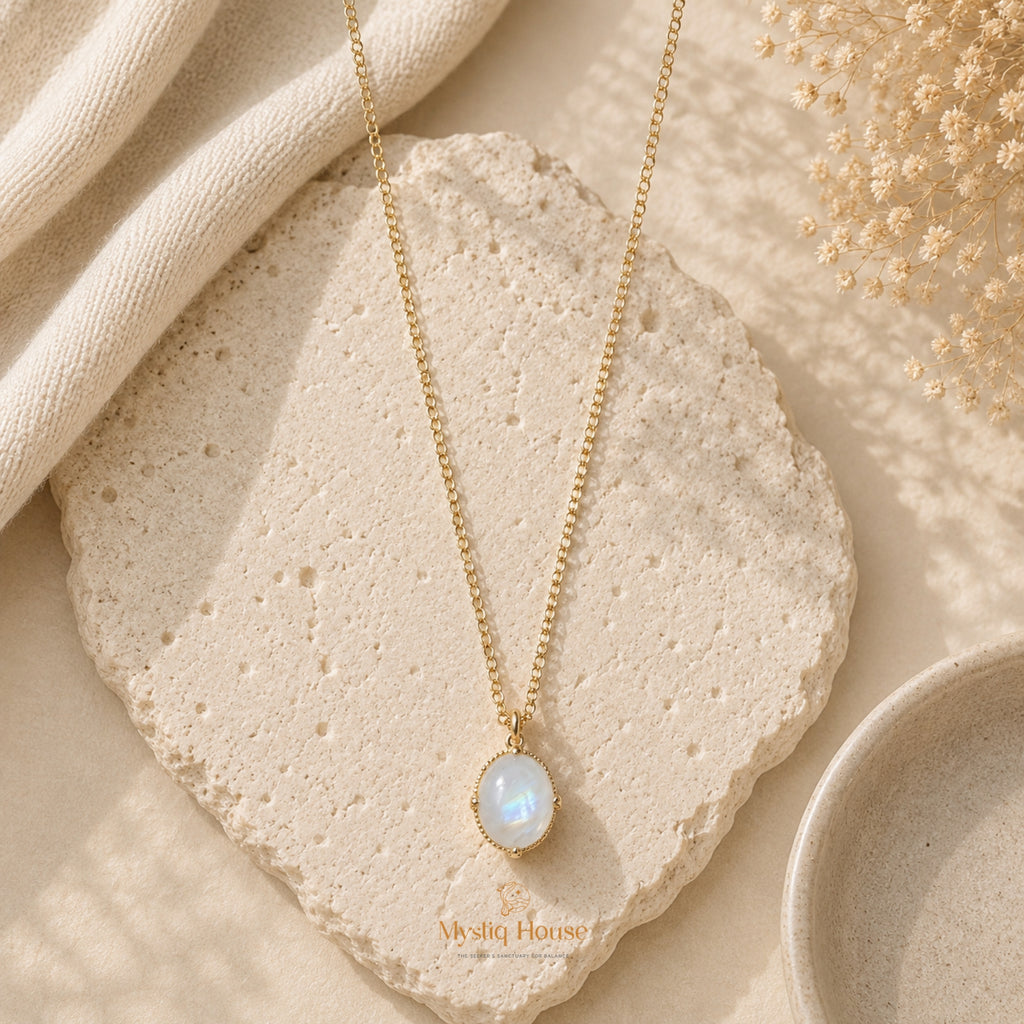 Rainbow Moonstone 92.5 Silver Oval Necklace