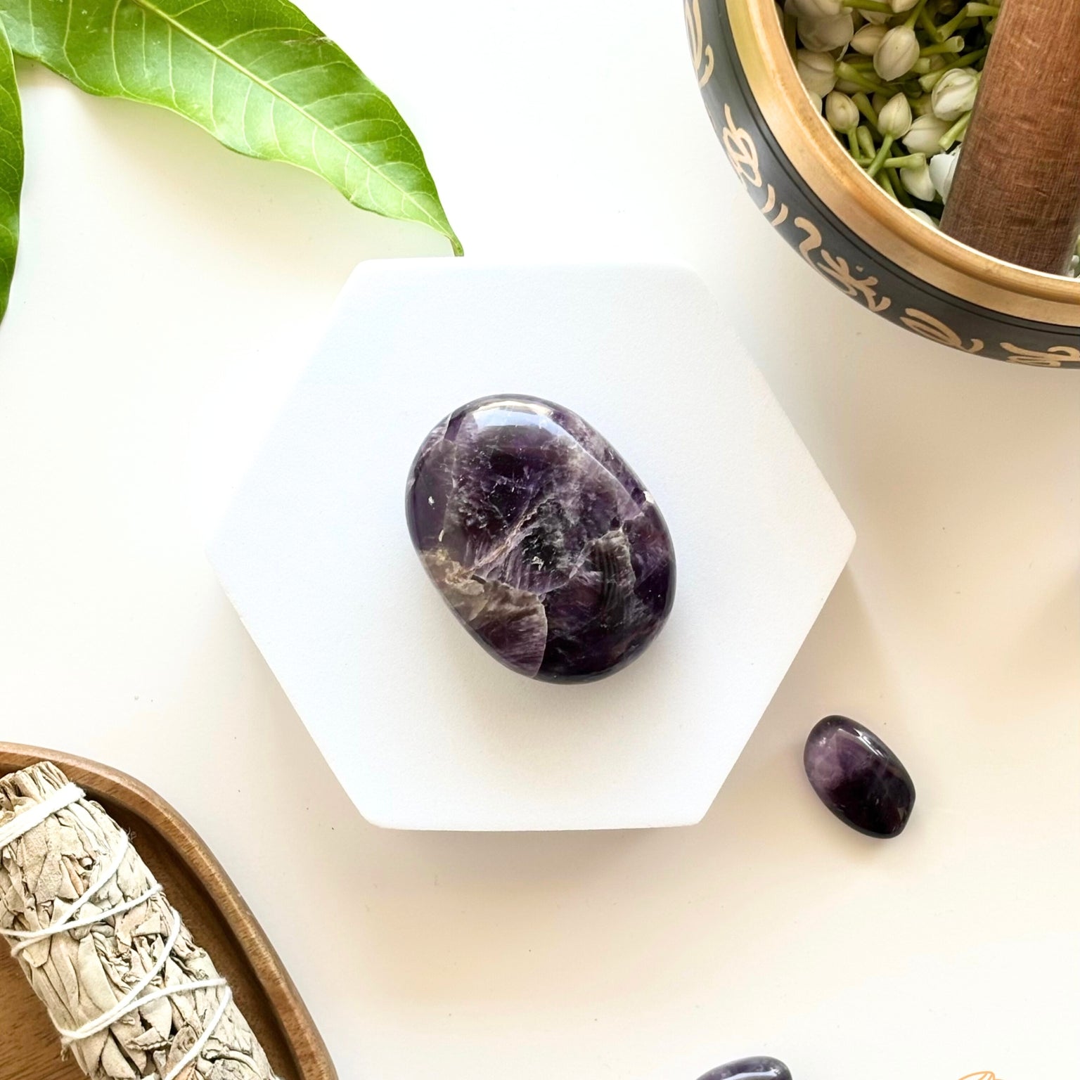 Amethyst Palm Stone - MystiqHouse
