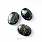 Labradorite Palm Stone - MystiqHouse